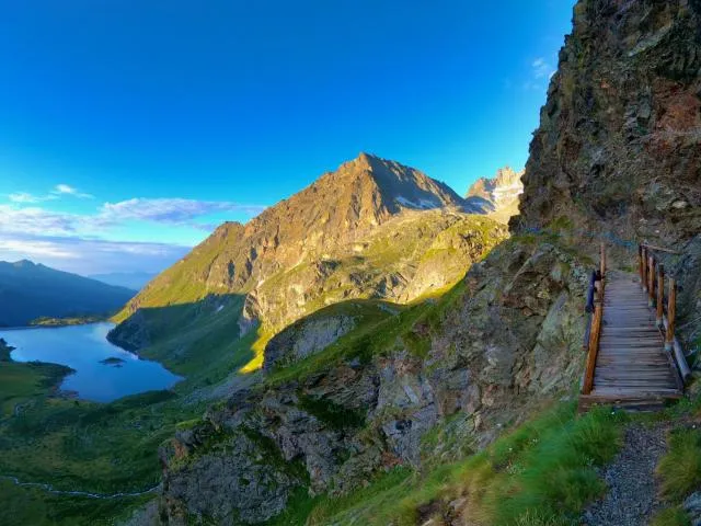 Esprit Montagne | Alpinisme - Trekking - Trail et Rando entre Italie, France et Suisse