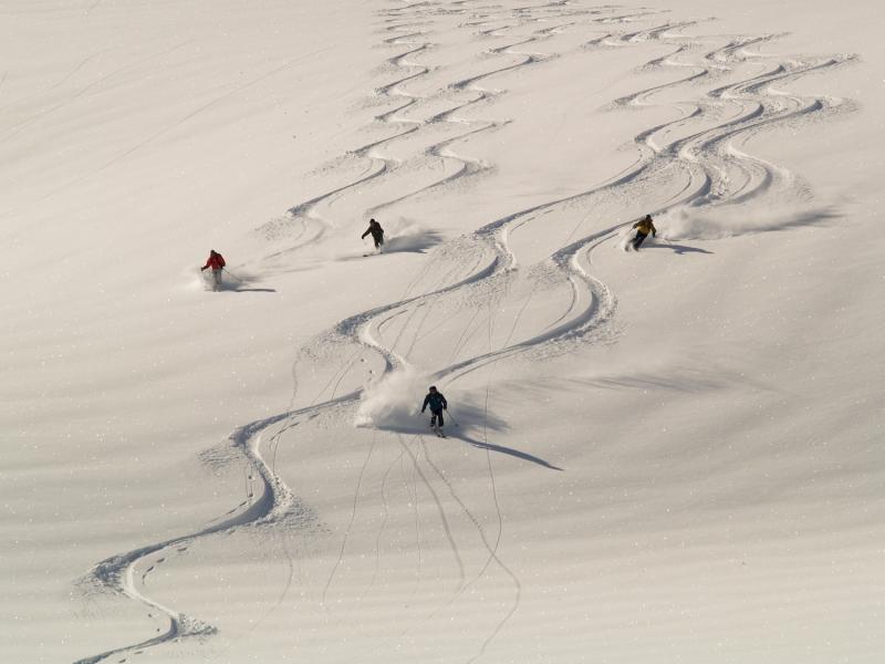 Comment faire sa trace en ski hors piste dans les Alpes avec Esprit Montagne